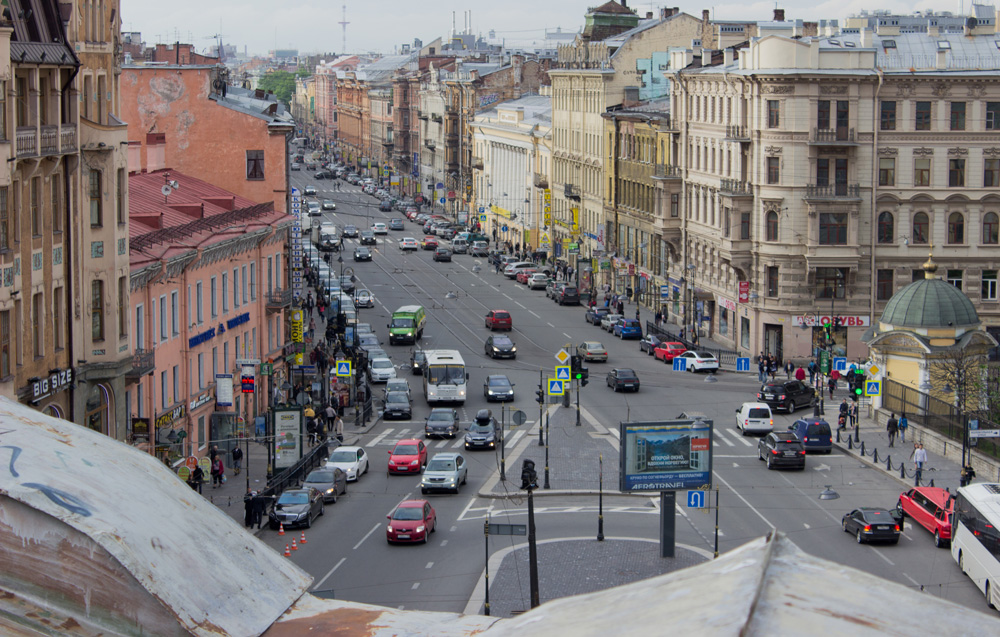Вид на Владимирскую площадь с крыш Санкт-Петербурга